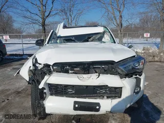2022 Toyota 4Runner SR5 Premium with VIN JTENU5JR0N6058842, listed as a IAAI auction lot 41405515 with 27,480 mi miles. Bid and sale history available at carsss.com. Image 12.