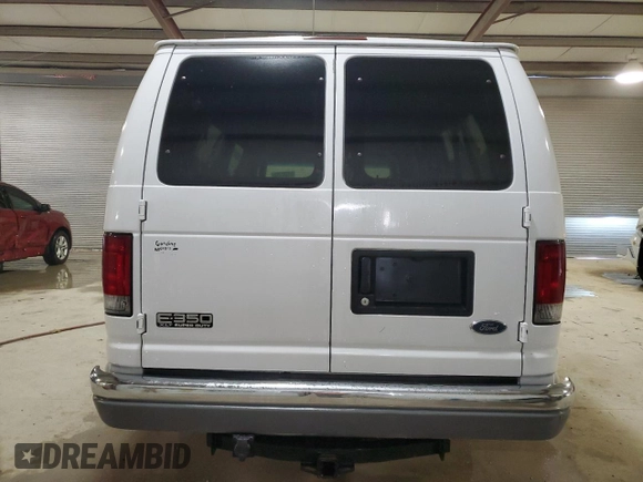 2002 Ford Econoline Passenger XL с VIN 1FBSS31S52HA39048, выставлен на аукционе Copart как лот 87632735 с пробегом 166 850 миль миль и Списание • Salvage title. История ставок и продаж доступна на DreamBid. Изображение 6.