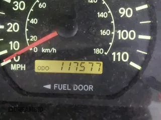 2000 Toyota Sienna LE with VIN 4T3ZF13C4YU233128, listed as a IAAI auction lot 41973322 with 117,577 mi miles. Bid and sale history available at carsss.com. Image 15.