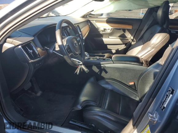 2018 Volvo S90 Inscription with VIN LVYBC0AL2JP028764, listed as a Copart auction lot 82484124 with 102,130 mi miles and Salvage Title. Bid and sale history available at carsss.com. Image 7.