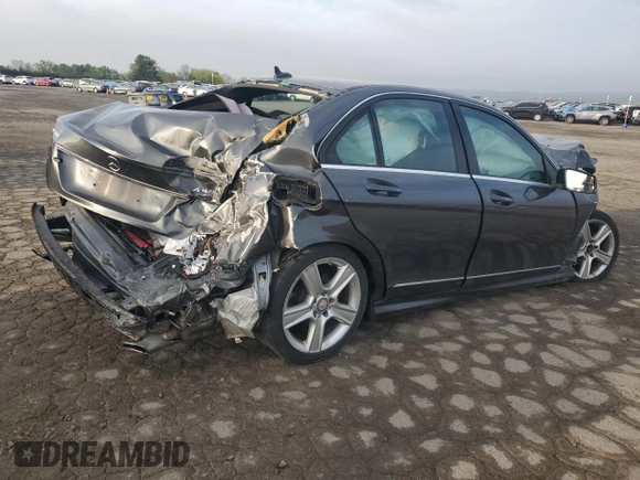 2010 Mercedes-Benz C 300 Sport z VIN WDDGF8BB5AF425972, wystawiony jako Copart lot #54118115 z przebiegiem Nie podano mil oraz Szkoda całkowita • Salvage title. Historia ofert i sprzedaży dostępna na DreamBid. Obrazek 3.