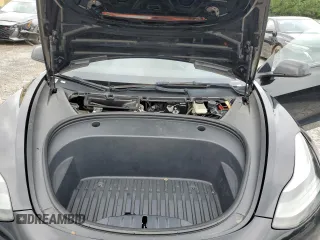 2023 Tesla Model 3 z VIN 5YJ3E1EA6PF437132, wystawiony jako Copart lot #59059455 z przebiegiem 104 063 mil mil oraz Czysty tytuł • Clean title. Historia ofert i sprzedaży dostępna na DreamBid. Obrazek 11.