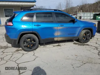 2021 Jeep Cherokee Altitude z VIN 1C4PJMLB7MD137385, wystawiony jako Copart lot #45909505 z przebiegiem Nie podano mil oraz Szkoda całkowita • Salvage title. Historia ofert i sprzedaży dostępna na DreamBid. Obrazek 3.