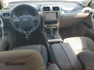 2019 Lexus GX 460 z VIN JTJBM7FX4K5214759, wystawiony jako Copart lot #54353205 z przebiegiem 94 478 mil mil oraz Szkody całkowita. Historia ofert i sprzedaży dostępna na DreamBid. Obrazek 8.