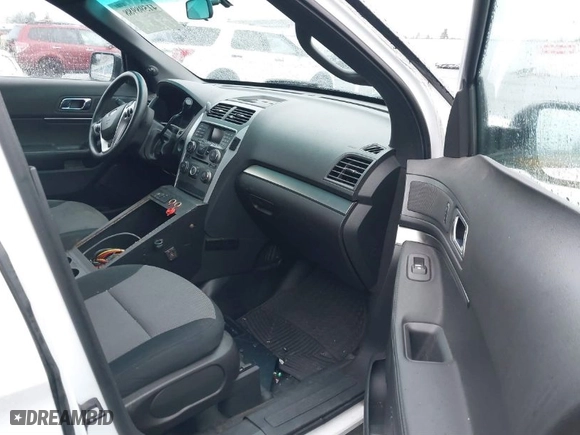 2015 Ford Utility Police Interceptor with VIN 1FM5K8AR1FGA46430, listed as a IAAI auction lot 41598988 with 137,809 mi miles. Bid and sale history available at carsss.com. Image 5.