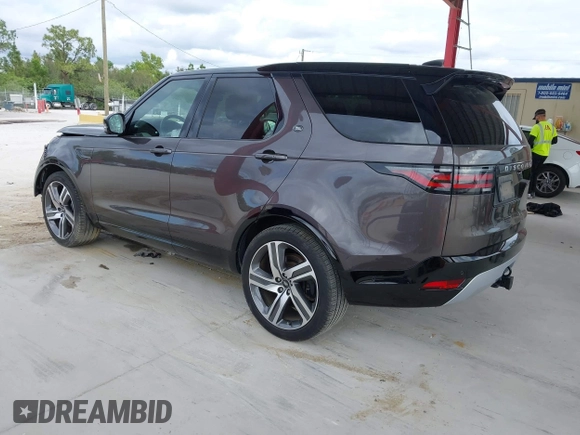 2023 Land Rover Discovery Metropolitan Edition with VIN SALRW4EU9P2467157, listed as a IAAI auction lot 41203156 with 32,071 mi miles. Bid and sale history available at carsss.com. Image 3.