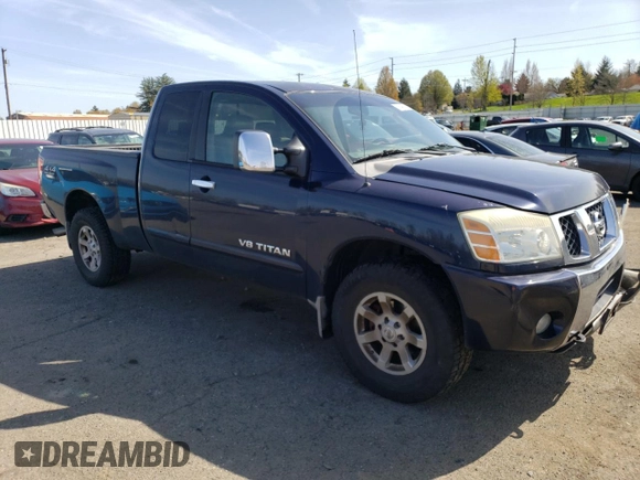 2006 Nissan Titan SE z VIN 1N6BA06B86N511768, wystawiony jako Copart lot #52146585 z przebiegiem 174 058 mil mil oraz Szkoda całkowita • Salvage title. Historia ofert i sprzedaży dostępna na DreamBid. Obrazek 4.