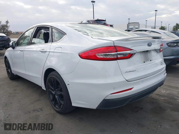 2019 Ford Fusion SE with VIN 3FA6P0HD7KR200699, listed as a IAAI auction lot 41686546 with 89,715 mi miles. Bid and sale history available at carsss.com. Image 3.