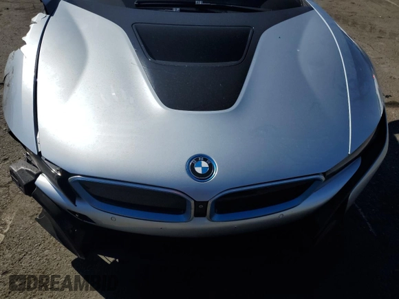 2017 BMW i8 z VIN WBY2Z2C37HV676698, wystawiony jako Copart lot #46544875 z przebiegiem 76 543 mil mil oraz Szkoda całkowita • Salvage title. Historia ofert i sprzedaży dostępna na DreamBid. Obrazek 11.