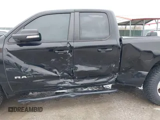 2021 Ram 1500 Big Horn с VIN 1C6SRFBT5MN720595, выставлен на аукционе IAAI как лот 41893137 с пробегом 36 920 миль миль и . История ставок и продаж доступна на DreamBid. Изображение 6.