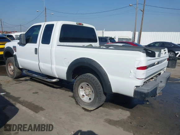 2008 Ford Super Duty F-250 SRW XL with VIN 1FTSX21R08EE25570, listed as a IAAI auction lot 41602856 with 113,322 mi miles. Bid and sale history available at carsss.com. Image 3.