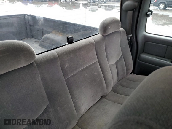 2004 GMC Sierra 1500 SLE z VIN 2GTEK19T541284612, wystawiony jako Copart lot #55847625 z przebiegiem Nie podano mil oraz Czysty tytuł • Clean title. Historia ofert i sprzedaży dostępna na DreamBid. Obrazek 10.