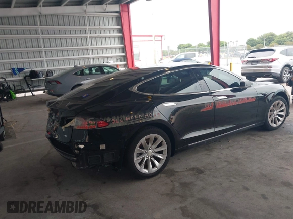 2017 Tesla Model S 60 z VIN 5YJSA1E17HF179051, wystawiony jako IAAI lot #42430013 z przebiegiem 201 174 mil mil oraz . Historia ofert i sprzedaży dostępna na DreamBid. Obrazek 4.