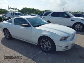 2014 Ford Mustang V6 with VIN 1ZVBP8AM1E5231243, listed as a IAAI auction lot 41730357 with 211,508 mi miles. Bid and sale history available at carsss.com. Image 1.