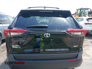 2024 Toyota RAV4 XLE Premium z VIN 2T3C1RFV6RW326346, wystawiony jako IAAI lot #42095364 z przebiegiem 4 610 mil mil oraz . Historia ofert i sprzedaży dostępna na DreamBid. Obrazek 16.