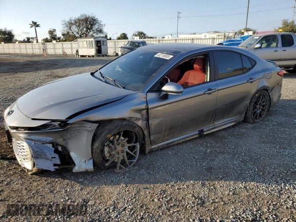 2025 Toyota Camry LE с VIN 4T1DBADK2SU510631, выставлен на аукционе Copart как лот 43218885 с пробегом 10 039 миль миль и Списание • Salvage title. История ставок и продаж доступна на DreamBid. Изображение 1.