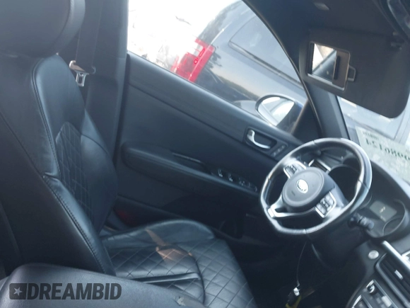 2016 Kia Optima SXL Turbo with VIN 5XXGV4L28GG087563, listed as a IAAI auction lot 39986124 with 180,160 mi miles. Bid and sale history available at carsss.com. Image 5.