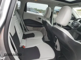 2019 Jeep Compass Latitude z VIN 3C4NJCBB5KT833253, wystawiony jako Copart lot #55097005 z przebiegiem 42 813 mil mil oraz Szkoda całkowita • Salvage title. Historia ofert i sprzedaży dostępna na DreamBid. Obrazek 11.