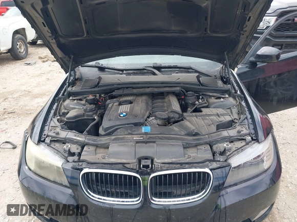 2009 BMW 3 Series 328i with VIN WBAPH77569NM30145, listed as a IAAI auction lot 41823486 with 1 mi miles. Bid and sale history available at carsss.com. Image 10.