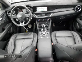 2022 Alfa Romeo Stelvio Sprint z VIN ZASPAKAN1N7D24887, wystawiony jako Copart lot #55120305 z przebiegiem 44 492 mil mil oraz Szkoda całkowita • Salvage title. Historia ofert i sprzedaży dostępna na DreamBid. Obrazek 8.