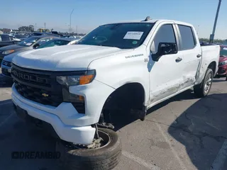 2022 Chevrolet Silverado 1500 Custom with VIN 1GCPDBEK2NZ627732, listed as a IAAI auction lot 41718968 with 1 mi miles. Bid and sale history available at carsss.com. Image 2.