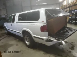 2001 GMC Sonoma SLS w/1SG Pkg with VIN 1GTCS19W818228836, listed as a Copart auction lot 85732914 with 0 mi miles and Clean Title. Bid and sale history available at carsss.com. Image 2.