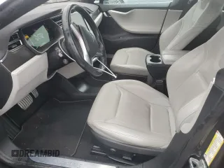 2016 Tesla Model S 90D z VIN 5YJSA1E47GF129744, wystawiony jako Copart lot #47797395 z przebiegiem 87 678 mil mil oraz Szkoda całkowita • Salvage title. Historia ofert i sprzedaży dostępna na DreamBid. Obrazek 7.