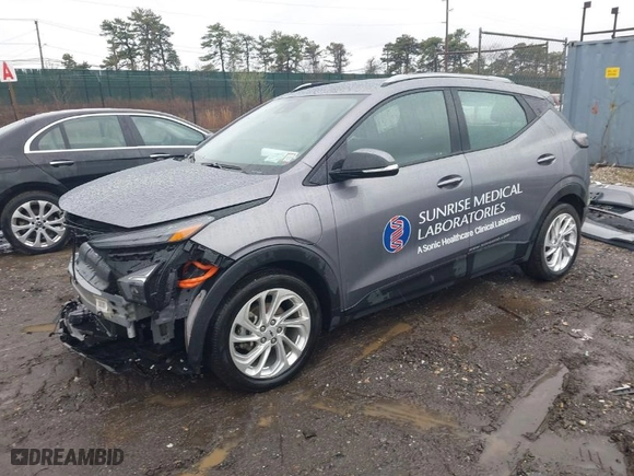 2023 Chevrolet Bolt EUV LT with VIN 1G1FY6S08P4204737, listed as a IAAI auction lot 41964323 with 33,930 mi miles. Bid and sale history available at carsss.com. Image 2.
