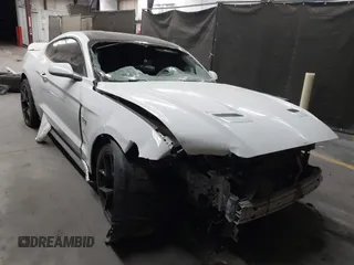 2018 Ford Mustang GT z VIN 1FA6P8CF1J5117309, wystawiony jako IAAI lot #42109613 z przebiegiem Nie podano mil oraz . Historia ofert i sprzedaży dostępna na DreamBid. Obrazek 1.