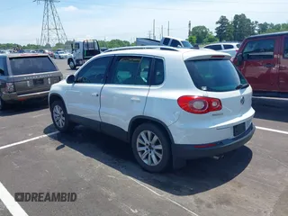2010 Volkswagen Tiguan with VIN WVGAV9AX0AW510512, listed as a IAAI auction lot 42532527 with 193,910 mi miles and . Bid and sale history available at DreamBid. Image 3.