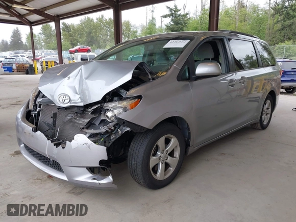 2017 Toyota Sienna LE Auto Access Seat с VIN 5TDKZ3DC4HS828226, выставлен на аукционе IAAI как лот 42283563 с пробегом 19 725 миль миль и . История ставок и продаж доступна на DreamBid. Изображение 2.