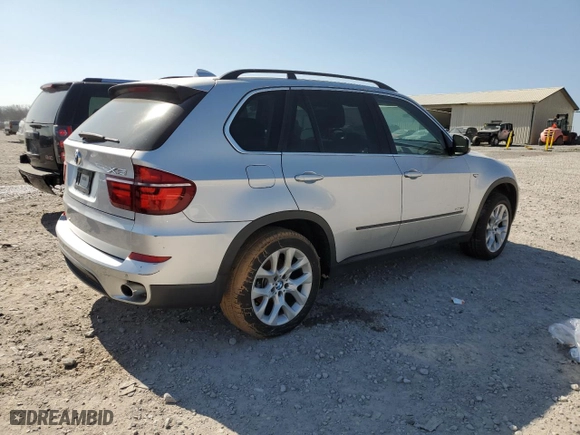 2013 BMW X5 xDrive35i with VIN 5UXZV4C54D0B04635, listed as a Copart auction lot 48695895 with NaN miles and Clean Title. Bid and sale history available at carsss.com. Image 3.