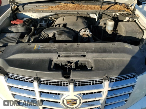 2010 Cadillac Escalade ESV Luxury z VIN 1GYUKHEF5AR107205, wystawiony jako Copart lot #81320554 z przebiegiem 210 585 mil mil oraz Czysty tytuł • Clean title. Historia ofert i sprzedaży dostępna na DreamBid. Obrazek 12.