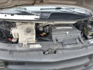 2000 Chevrolet City Express Cargo z VIN 1GCHG39R1Y1158810, wystawiony jako IAAI lot #41804626 z przebiegiem Nie podano mil oraz . Historia ofert i sprzedaży dostępna na DreamBid. Obrazek 10.