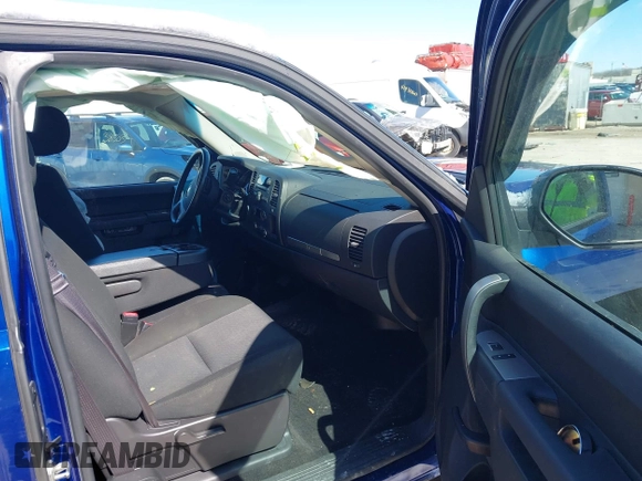 2013 Chevrolet Silverado 1500 LT with VIN 1GCRKSE7XDZ104208, listed as a IAAI auction lot 41875994 with 61,548 mi miles and . Bid and sale history available at DreamBid. Image 5.