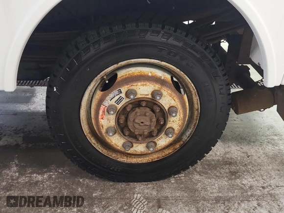 2011 Ford F-350 z VIN 1FD7X3B68BEC03720, wystawiony jako IAAI lot #42409023 z przebiegiem 332 380 mil mil oraz . Historia ofert i sprzedaży dostępna na DreamBid. Obrazek 63.
