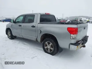 2008 Toyota Tundra z VIN 5TBDV54118S498651, wystawiony jako IAAI lot #41139461 z przebiegiem 243 235 mil mil oraz . Historia ofert i sprzedaży dostępna na DreamBid. Obrazek 3.