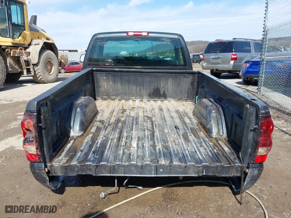 2005 Chevrolet Silverado 1500 Work Truck with VIN 1GCEC14X95Z330927, listed as a IAAI auction lot 41565885 with 1 mi miles. Bid and sale history available at carsss.com. Image 16.