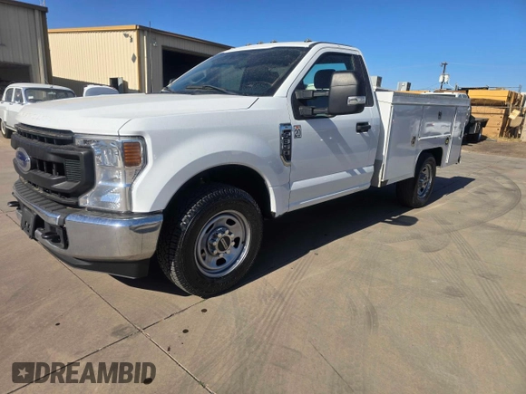 2022 Ford F-350 with VIN 1FDRF3E67NEC97018, listed as a Copart auction lot 41948425 with 60,422 mi miles and Salvage title. Bid and sale history available at DreamBid. Image 2.