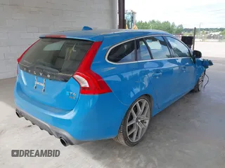 2015 Volvo V60 z VIN YV1902SS5F1222807, wystawiony jako IAAI lot #42202936 z przebiegiem 89 525 mil mil oraz . Historia ofert i sprzedaży dostępna na DreamBid. Obrazek 4.