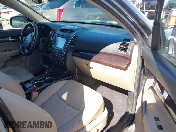 2015 Kia Sorento EX with VIN 5XYKU4A70FG559566, listed as a IAAI auction lot 41727052 with 92,258 mi miles. Bid and sale history available at carsss.com. Image 5.