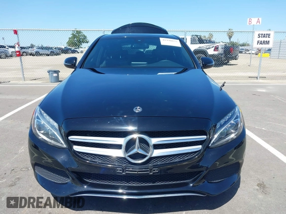 2018 Mercedes-Benz C 300 z VIN 55SWF4JB9JU250869, wystawiony jako IAAI lot #41990855 z przebiegiem 54 938 mil mil oraz . Historia ofert i sprzedaży dostępna na DreamBid. Obrazek 12.