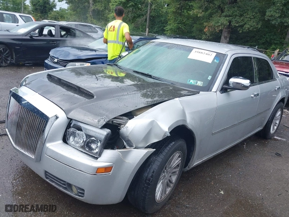 2010 Chrysler 300 Touring with VIN 2C3CA5CV1AH276218, listed as a IAAI auction lot 39882402 with 129,092 mi miles. Bid and sale history available at carsss.com. Image 17.