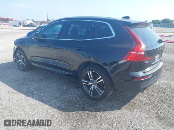 2021 Volvo XC60 Momentum z VIN YV4102DK2M1715161, wystawiony jako IAAI lot #42096448 z przebiegiem 57 784 mil mil oraz . Historia ofert i sprzedaży dostępna na DreamBid. Obrazek 3.