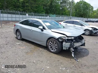2019 Toyota Avalon XLE z VIN 4T1BZ1FB2KU008167, wystawiony jako IAAI lot #42243113 z przebiegiem 119 897 mil mil oraz . Historia ofert i sprzedaży dostępna na DreamBid. Obrazek 1.