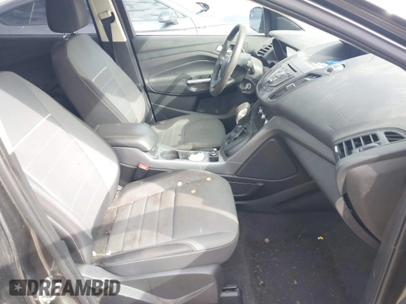 2015 Ford Escape SE with VIN 1FMCU0G76FUC75566, listed as a IAAI auction lot 41896028 with 207,656 mi miles. Bid and sale history available at carsss.com. Image 5.