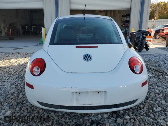 2010 Volkswagen New Beetle Coupe with VIN 3VWPW3AG8AM019823, listed as a Copart auction lot 76618514 with 171,234 mi miles and Clean Title. Bid and sale history available at carsss.com. Image 6.