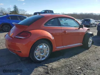 2019 Volkswagen Beetle SE with VIN 3VWJD7ATXKM712099, listed as a Copart auction lot 84031314 with 11,058 mi miles and Salvage Title. Bid and sale history available at carsss.com. Image 3.