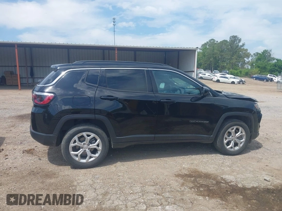2024 Jeep Compass Latitude with VIN 3C4NJDBN4RT119513, listed as a IAAI auction lot 42153389 with 27,635 mi miles and . Bid and sale history available at carsss.com. Image 13.