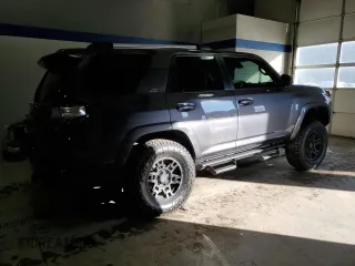 2023 Toyota 4Runner SR5 with VIN JTEMU5JRXP6210446, listed as a Copart auction lot 41521225 with 18,004 mi miles and Salvage title. Bid and sale history available at DreamBid. Image 3.
